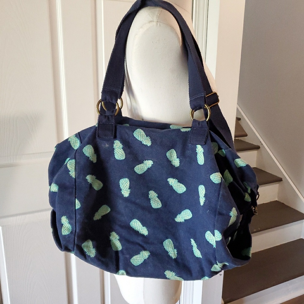 Mossimo weekender duffle pineapple bag